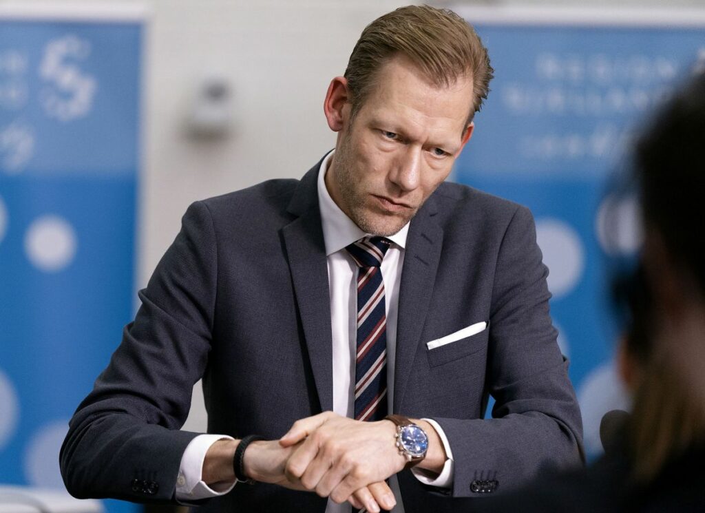 Region Sjælland og regionrådsformand Heino Knudsen (S) sidder med et et vaskeægte "wicked problem"