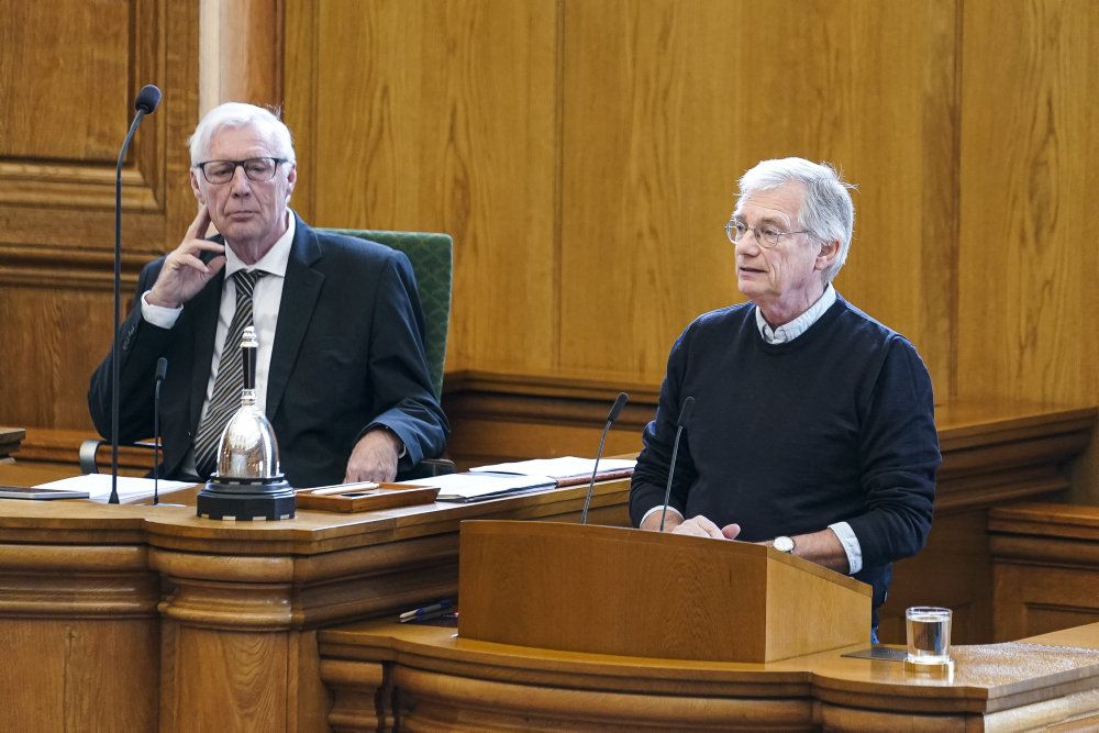 Enhedslistens Jakob Sølvhøj på talerstolen i Folketingssalen på Christiansborg tirsdag den 17. marts 2020.