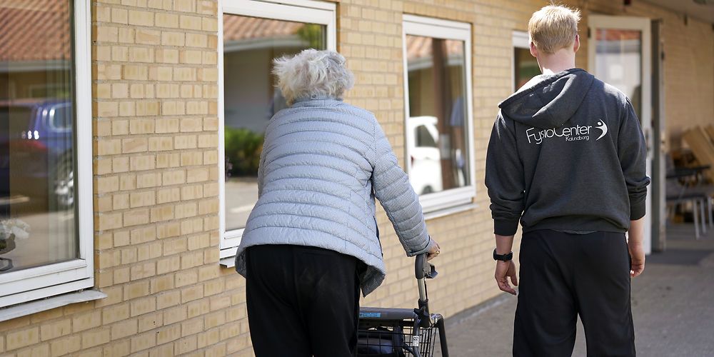 Det stigende antal ældre får kommunerne til at bygge nye plejecentre. Det presser anlægsrammen