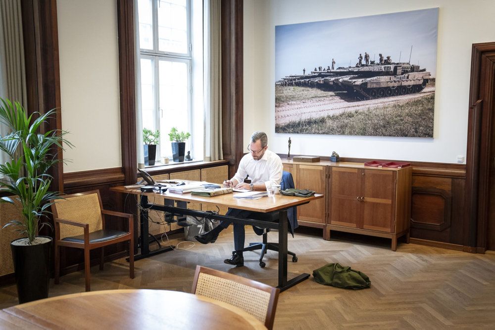 Forsvarsminister Jakob Ellemann-Jensen afviser