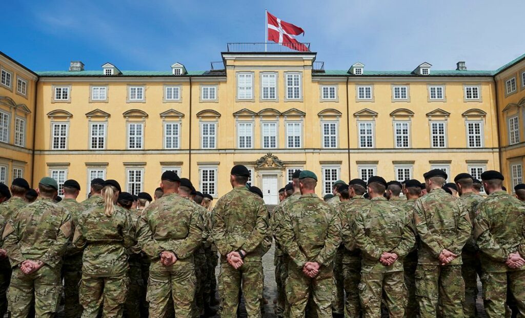 Advice har bl.a. stået bag  Forsvarets succesfulde rekrutteringskampagner til officersuddannelserne. Arkivfoto Hærens Officersskole.