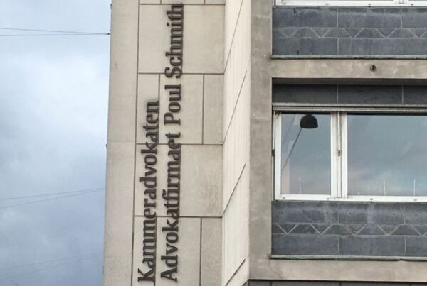Kammeradv.