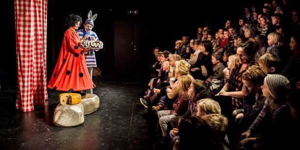 'Cirkelines fødselsdag' - en forestilling på Zangenbergs Teater med Marie Tourell Søderberg og Christian Bergman. (Arkivfoto)